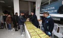 Başkan Savran NEVÜ’lü öğrencilere ikramda bulundu