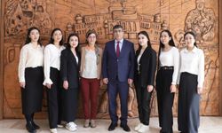 Kazak öğrenciler Rektör Aktekin’i ziyaret etti
