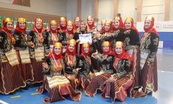 Öğretmen, kamu personeli ve emekliden oluşan kadınlar şampiyon oldu