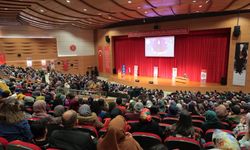 Saliha Erdim konferansına akın ettiler