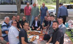 Başkan Arı servis şoförleriyle piknik yaptı