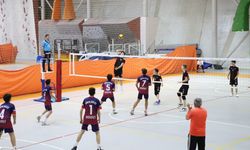Voleybol Midi Erkekler Türkiye Şampiyonası başladı