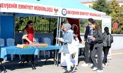 Emniyet üniversite öğrencilerini bilgilendirdi