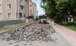 Güzelyurt Mahallesi’nde yol ve yaya kaldırımları yenileniyor