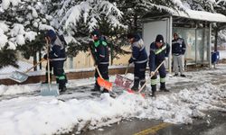 Belediye karla mücadelesini sürdürüyor