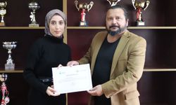 İş Kulübü eğitimini tamamlayan öğrenciler sertifika aldı