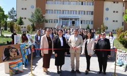 NEVÜ SHMYO öğrencilerinden yıl sonu sergisi