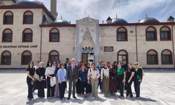 Sosyoloji öğrencileri Külliye Camii’ni ziyaret etti