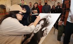 Türkan Şoray “Mahpus” filminin çekildiği kiliseyi gezdi