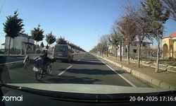 Yatarak motosiklet sürdü, 29 bin lira ceza yedi