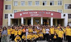 Okul bahçesine sera kuruldu