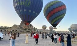 Üniversite öğrencileri balon seyretti