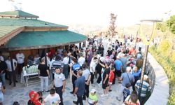 Kahveci Dağı’nda aşure dağıtıldı