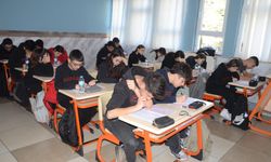 Kardelen’de Türkiye geneli TYT deneme sınavı yapıldı