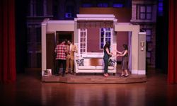 "Yanlış Pencere" tiyatro oyunu NEVÜ’de sahnelendi
