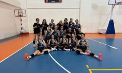 Kardelen Koleji voleybolda grubu lider tamamladı