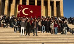 Kardelenli öğrenciler Anıtkabir’i ziyaret etti