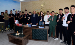 Kardelen’in bileği bükülmüyor