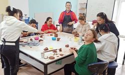 Özel insanlar seramik atölyesinde