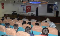 Yazar Selcen Yüksel Arvas Kardelenli öğrencilerle buluştu