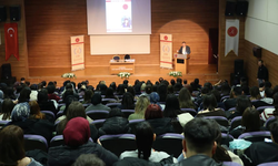 “Uluslararası Duruma Genel Bakış ve Japonya'nın Dış Politikası” konferansı