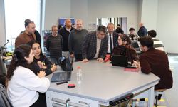 Aktekin Milli Teknoloji Atölyesinde İncelemelerde Bulundu