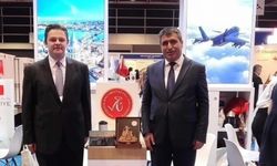 Hong Kong Başkonsolosu Evcin’den NEVÜ Standına Ziyaret