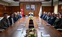 Alan Başkanı Aslanbay ve komisyon üyeleri Vali Kök’ü ziyaret etti