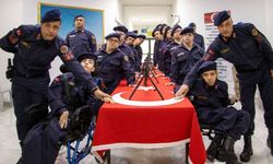 Özel insanlar için temsili askerlik töreni düzenlendi