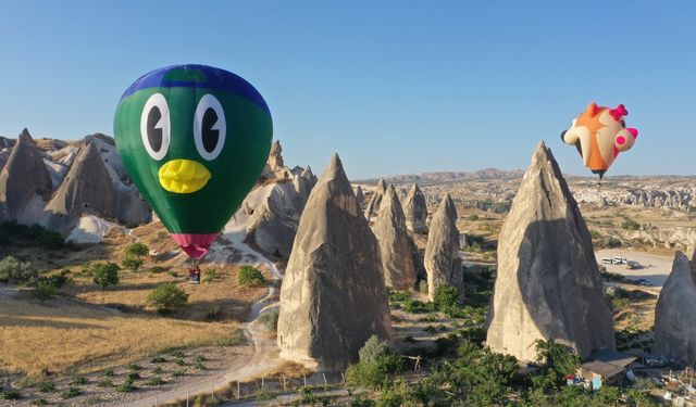 Festivalde figürlü balon şöleni