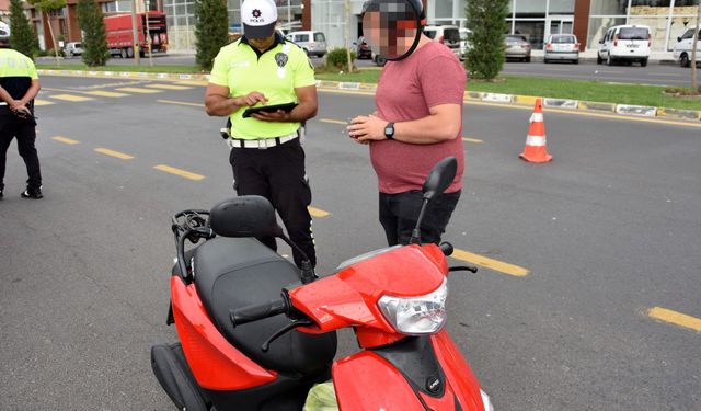 Motosiklet sürücüleri denetlendi