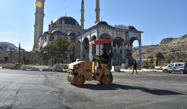 Külliye Cami etrafı İl Özel İdaresi tarafından sıcak asfalt yapıldı