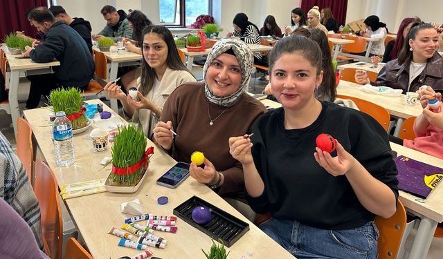 Türk Dili ve Edebiyatı Öğrencileri 'Nevruz Bayramı'nı kutladı