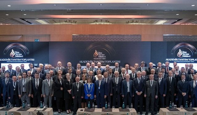 Aktekin “İlim Yayma Ödülleri Akademik Toplantısı”na katıldı