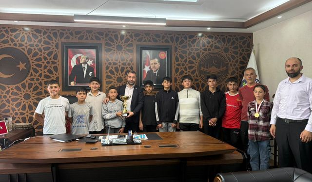 Güneş futsal şampiyonlarını ağırladı