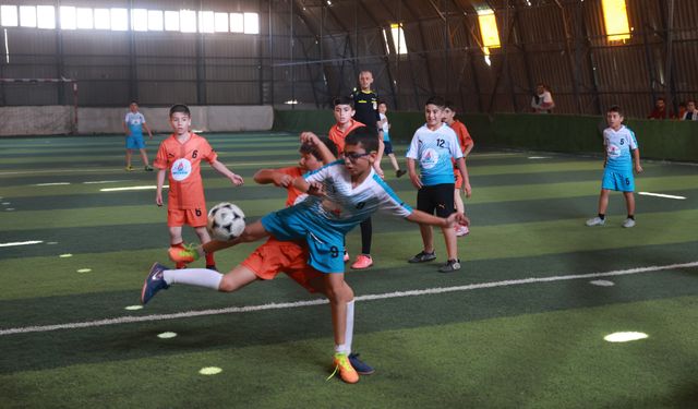 İlkokullar arası futbol turnuvası coşkusu