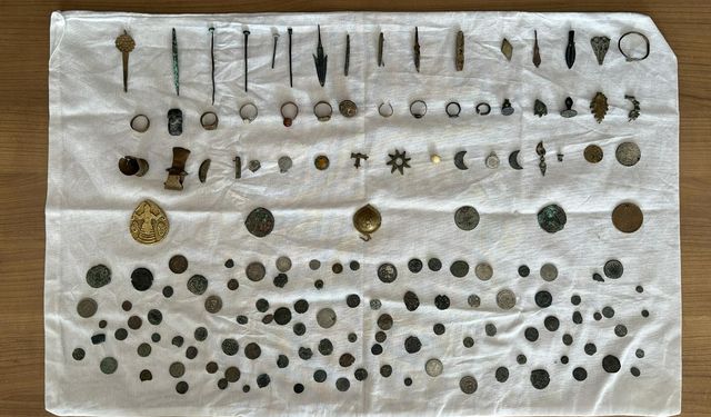 157 parça tarihi eser ele geçirildi