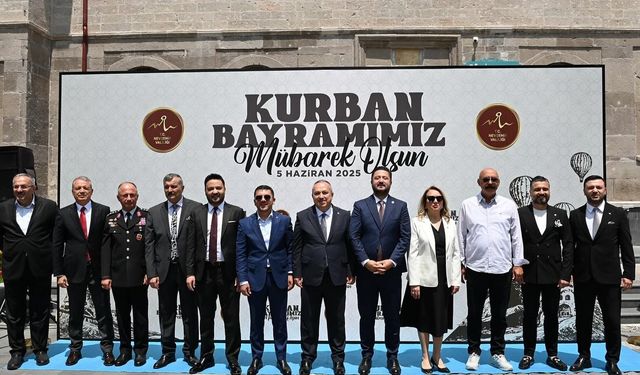 Bayramlaşma töreni düzenlendi