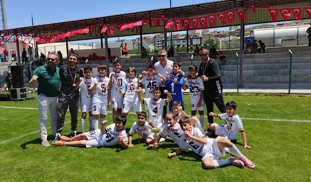 Nevşehir Gücü U11 takımı nağmalup şampiyon