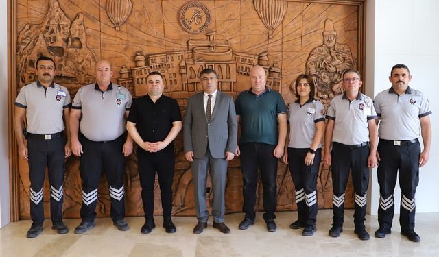 Aktekin üniversitede görevli güvenliklerin gününü kutladı
