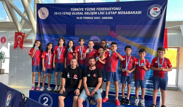 Yüzücüler kulaç kulaç zirveye çıkıyor