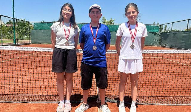 Nevşehirli 3 genç Denizli’de derece yaptı