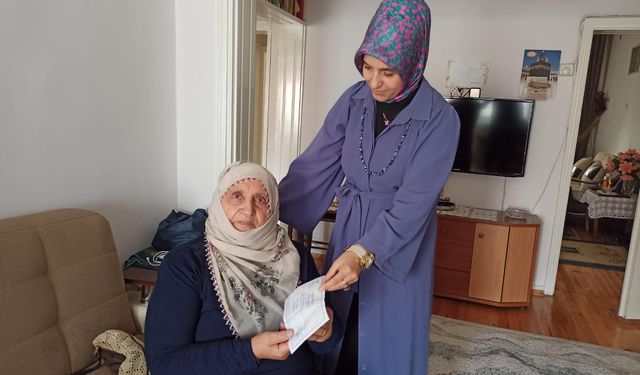 Eşinden kalan yadigar bileziği Gazze için bozdurdu