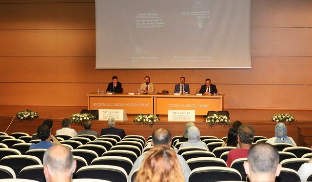 NEVÜ'de 15 Temmuz ve eğitimcilerin rolü üzerine panel