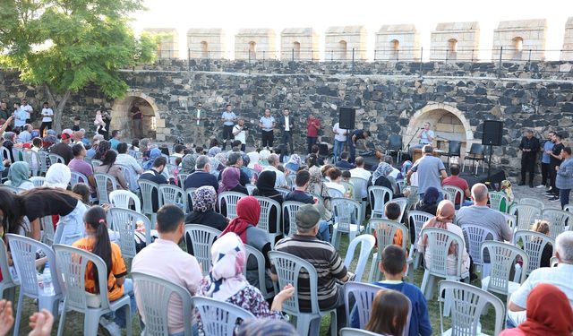 Vatandaşlara aşure ikram edildi
