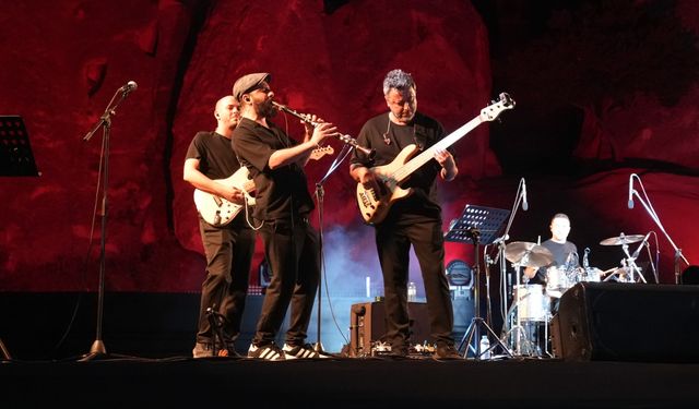 Festivalde kültür sanat rüzgarı esti