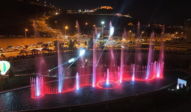 Kapadokya Su ve Işık Sahnesi Gösteri Havuzu açıldı