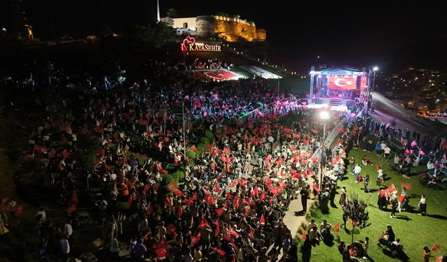 Kayaşehir'de Zafer Bayramı coşkusu