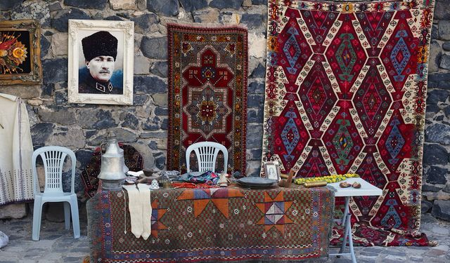 Nevşehir Kalesi antika pazarına ev sahipliği yaptı