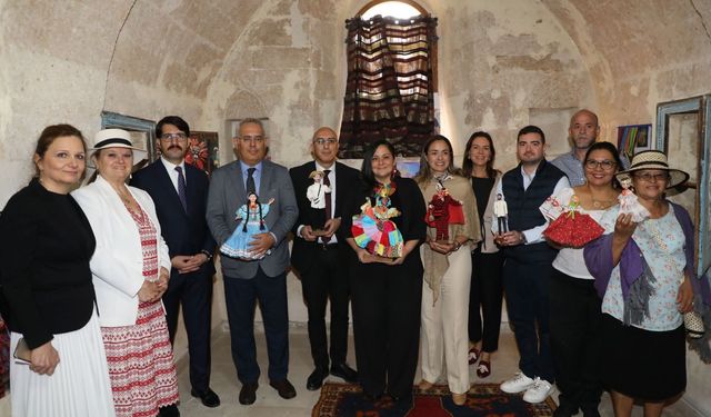 Akın ‘Panama Kültür Köşesi’nin açılışına katıldı